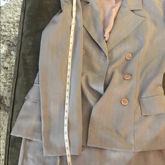 Blazer and Skirt set gray pinstripe size 13 - Picture 5 of 8